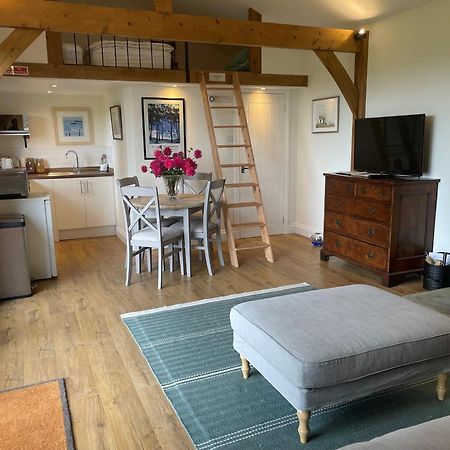 Stunning Cabin With Incredible Views Near Goodwood Rogate Eksteriør bilde