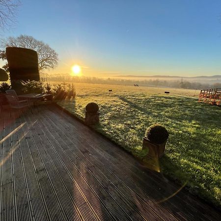 Stunning Cabin With Incredible Views Near Goodwood Rogate Eksteriør bilde